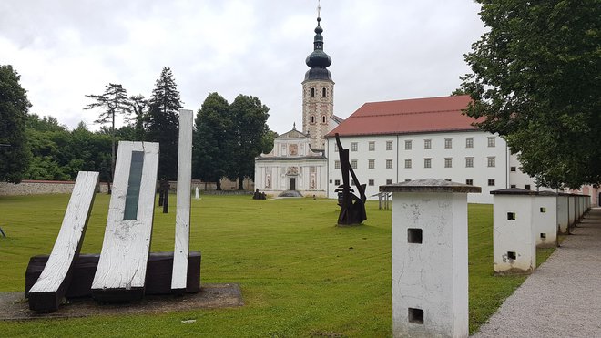 V Galeriji Božidar Jakac bodo uredili dve novi stalni zbirki: v sredo bodo odprli veliko retrospektivno razstavo Vladimirja Makuca, septembra pa še razstavo Nandeta Vidmarja. FOTO: Tanja Jakše Gazvoda
