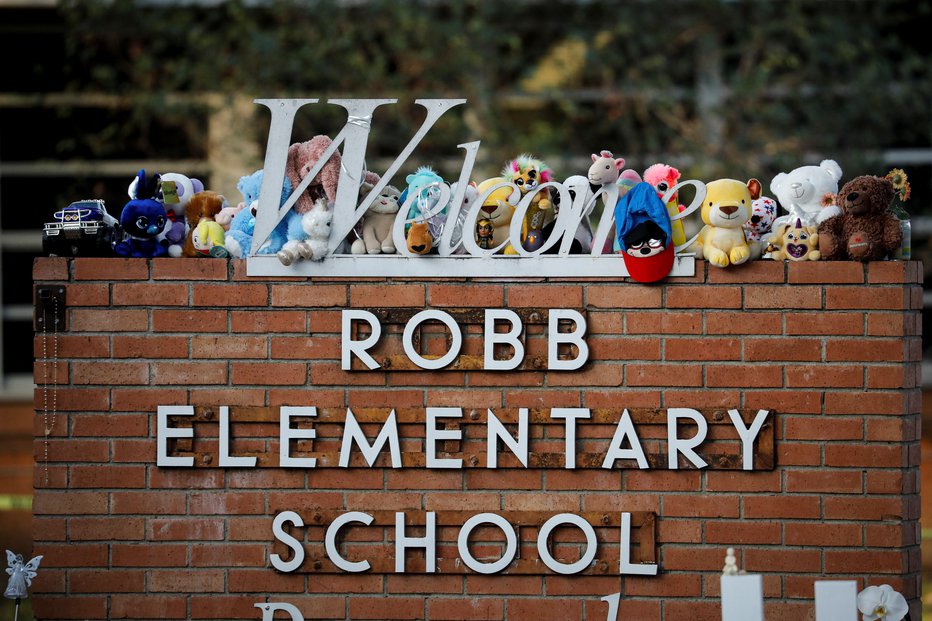 Fotografija: Šola Robb Elementary, kjer je prišlo so tragičnega streljanja. FOTO: Marco Bello Reuters
