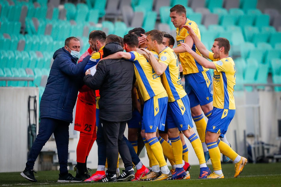 Fotografija: Koper se je veselil nove zmage v doslej zelo uspešni sezoni. FOTO: Uroš Hočevar