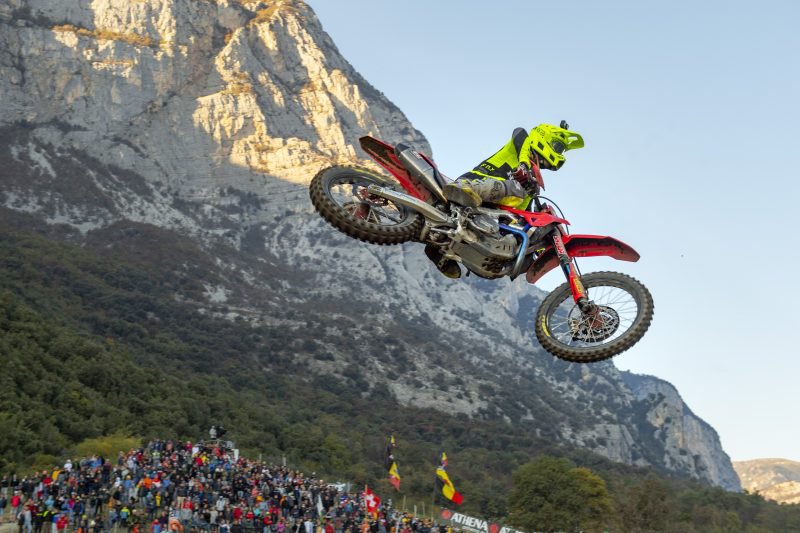 Fotografija: Tim Gajser bi lahko celo prevzel vodstvo, če bi dobil prvo vožnjo. FOTO: Honda Racing
