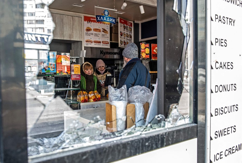 Fotografija: Volodimir Zelenski: »Ljudje, otroci so pod ruševinami. Kako dolgo bo svet še sokrivec, ker bo ignoriral ta teror?« FOTO: Sergey Bobok/Afp
