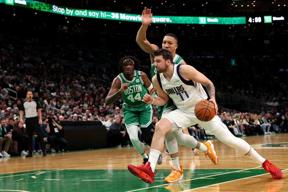 Fotografija: Luka Dončić je Bostončanom povzročal veliko preglavic. FOTO: Maddie Meyer/AFP
