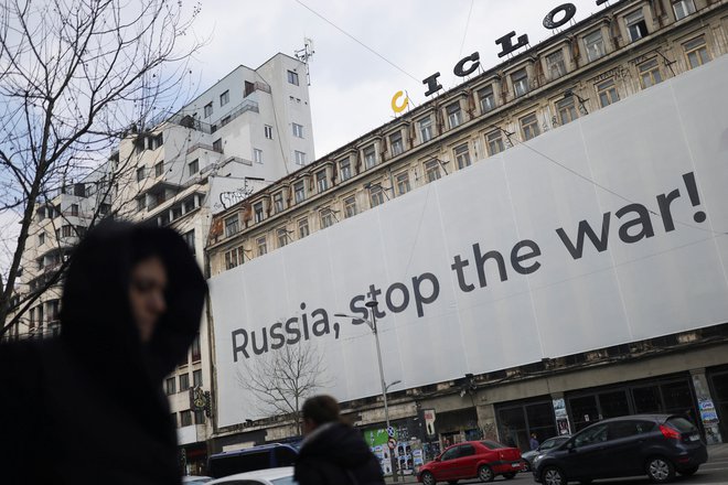 Ukrajinska stran je pred pogajanji napovedala, da bo vztrajala pri premirju in umiku ruskih sil, šele nato je pripravljena na pogovore o vsebinskih vprašanjih. FOTO: Edgard Garrido/Reuters
