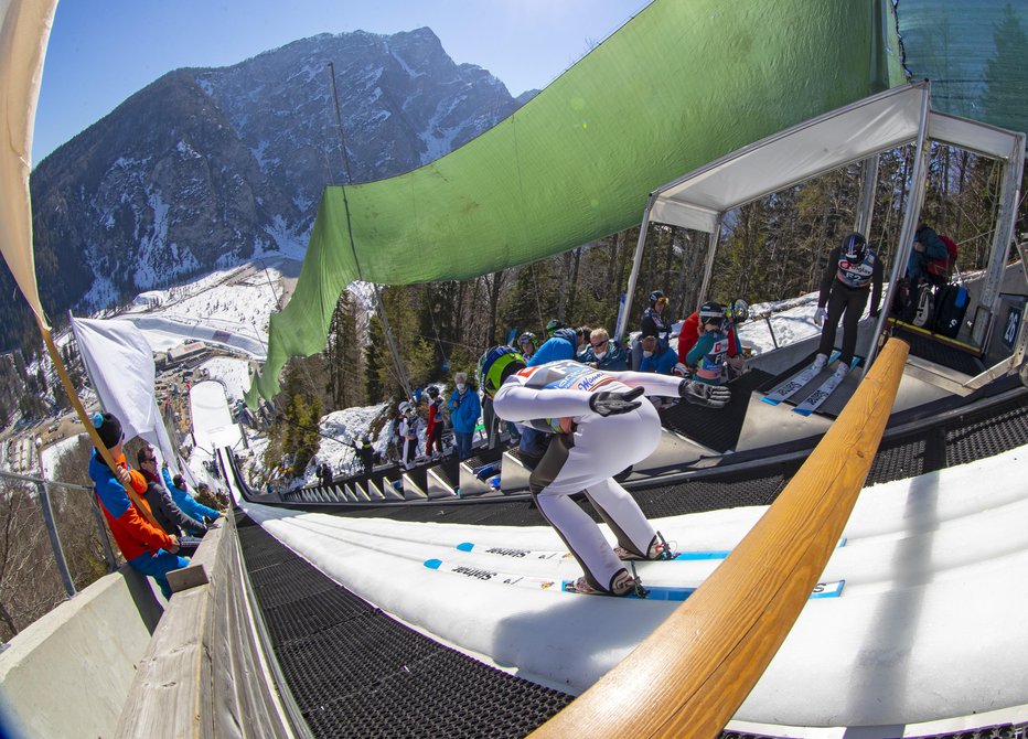 Fotografija: Rok Tarman je letalnico spet preizkusil prvi. FOTO: Matej Družnik
