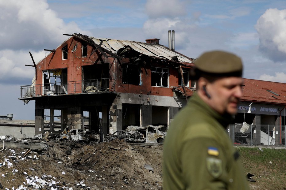 Fotografija: Sporočlili bodo, kakšen bo odziv Putina na idejo o menjavi ujetnikov. FOTO: Roman Baluk/Reuters
