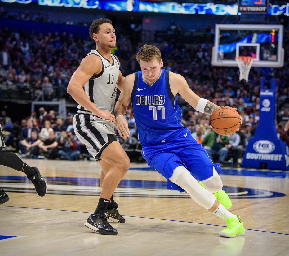 Fotografija: Dončić je po večmesečnem preizkušanju različne obutve sklenil, da bo v naslednjih letih nosil športne čevlje znamke Jordan Brand. FOTO: Usa Today Sports