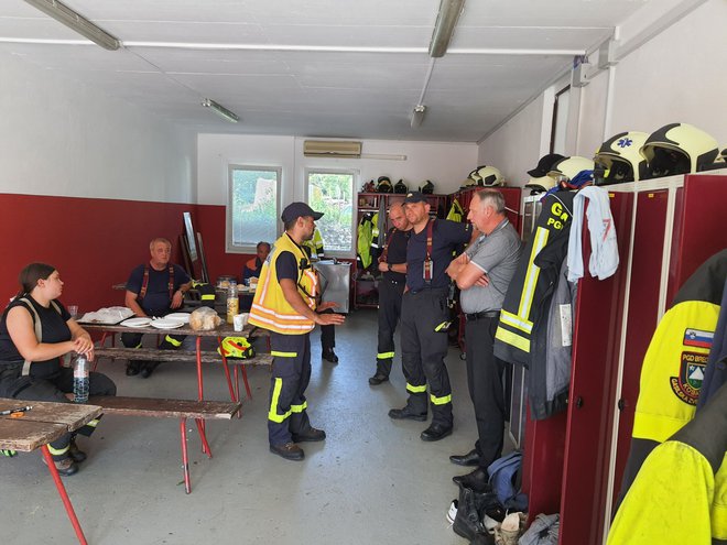 V sredo sta si stanje na terenu ogledala kobariški župan Marko Matajurc in poveljnik civilne zaščite občine Kobarid Aleksander Vončina. FOTO: CZ občine Kobarid
