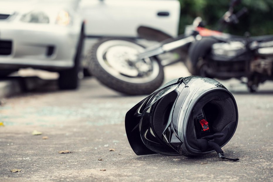 Fotografija: Motorist nesreče ni preživel (simbolična fotografija). FOTO: Depositphotos
