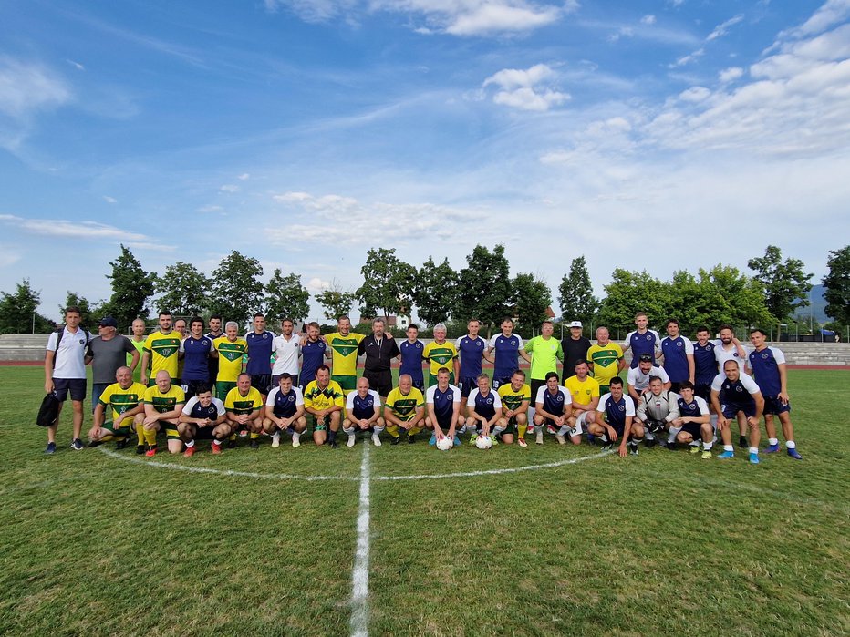 Fotografija: Pred prijateljsko tekmo argentinskih Slovencev s Šentjernejčani FOTO: Tanja Jakše Gazvoda
