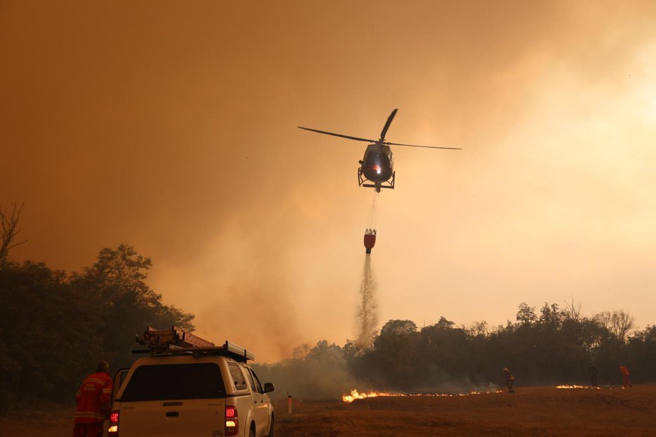 Fotografija: Helikopter v akciji. FOTO: Črt Piksi
