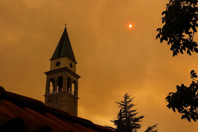 Požar na krasu, Selo in Kostanjevica na Krasu. FOTO: Črt Piksi
