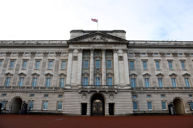 V primerjavi s šejkovim dvorcem je Buckinghamska palača menda videti dolgočasna. FOTO: Tom Nicholson/Reuters
