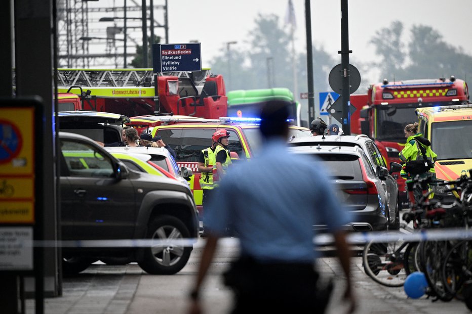 Fotografija: Do streljanja je prišlo v nakupovalnem središču. FOTO: Tt News Agency Via Reuters
