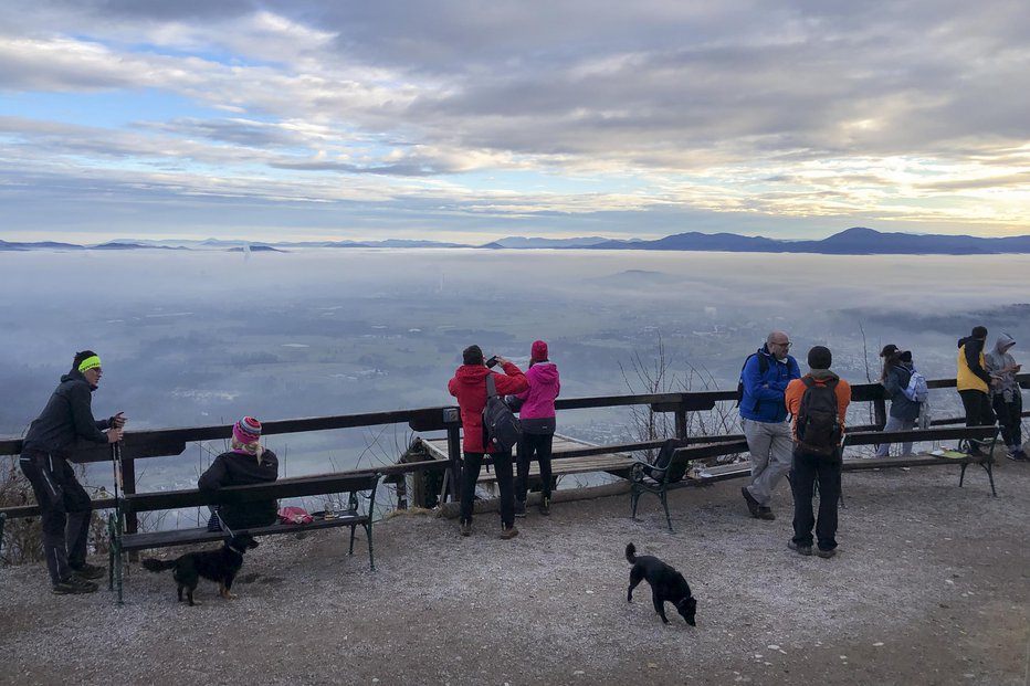 Fotografija: Zvečer in ponoči bo zmerno do pretežno oblačno. FOTO: Jure Eržen, Delo
