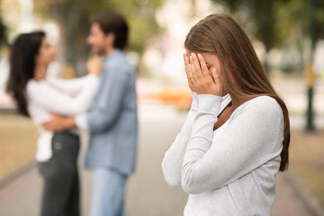 Pri tej kombinaciji je veliko možnosti za varanje in ljubezenske iluzije. FOTO: Prostock-studio, Getty Images
