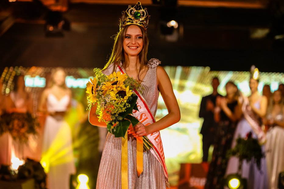 Fotografija: Miss Slovenije Vida Milivojša iz Ljubljane FOTO: Črt Piksi
