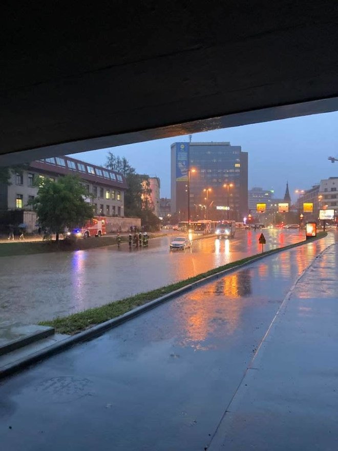 Močan naliv v Ljubljani. FOTO: Urban Stražišar
