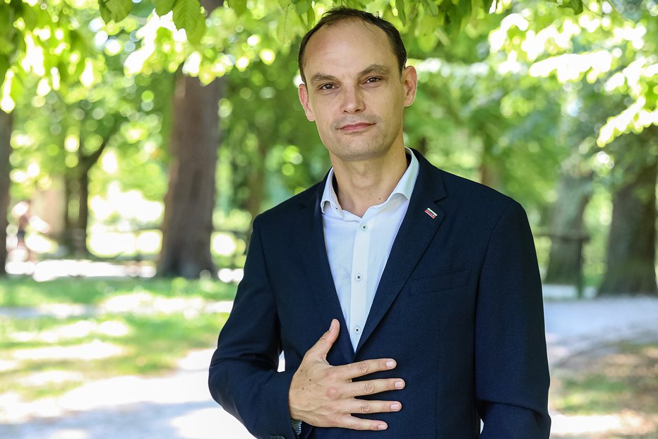 Fotografija: Anže Logar, poslanec SDS in predsedniški kandidat. FOTO: Črt Piksi
