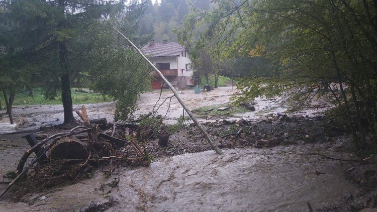 Fotografija: Območje je že drugič v 14 dneh popolnoma poplavljeno. FOTO: Osebni arhiv
