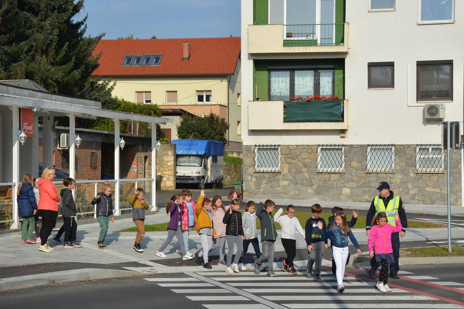 Fotografija: Učili so se, kako se morajo vesti v prometu. FOTO: O. B.
