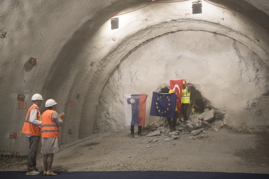 Fotografija: Družba DRI vrši nadzor nad vsemi večjimi gradbenimi projekti v državi, tudi drugim tirom. FOTO: Jure Eržen, Delo
