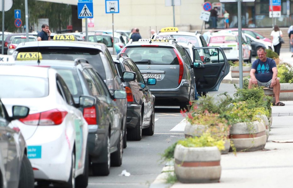 Fotografija: Prodajalke iz bližnje trgovine so povedale, da je pogosto kupil dva litra piva in ga dal v nahrbtnik. FOTO: Sanjin Strukic, Pixsell
