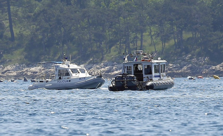 Fotografija: Slovenska in hrvaška policija v Piranskem zalivu leta 2018. FOTO: Matej Družnik
