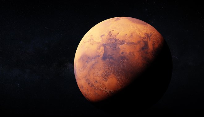 Mars se obrne navidezno nazaj približno vsaki dve leti. FOTO: Petmal, Getty Images
