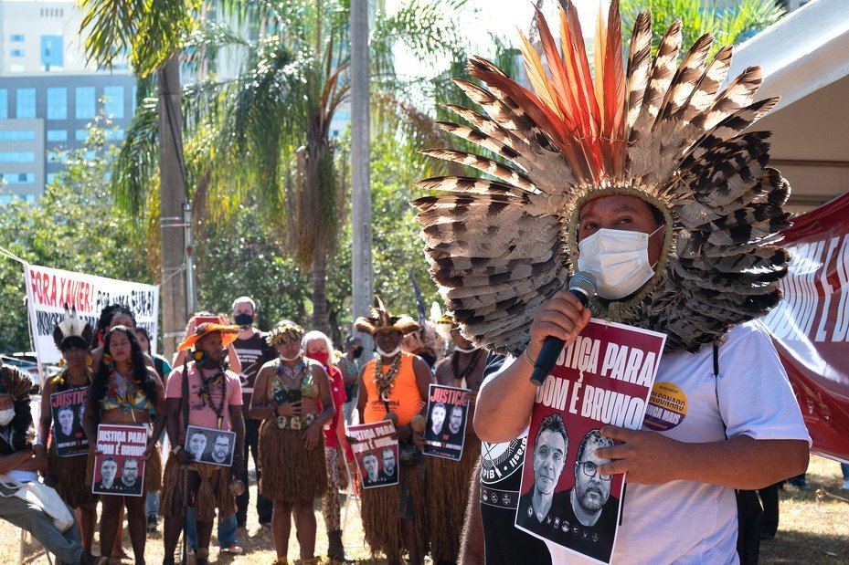 Fotografija: Brazilski Indijanci protestirajo zaradi umora Doma Phillipsa in Bruna Pereire.
Foto: Andressa Anholete/Getty Images
