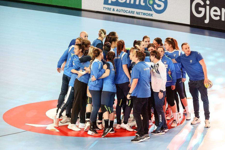 Fotografija: Slovenska reprezentanca je enotna in odločna doseči najbolj odmeven rezultat doslej. FOTO: Črt Piksi
