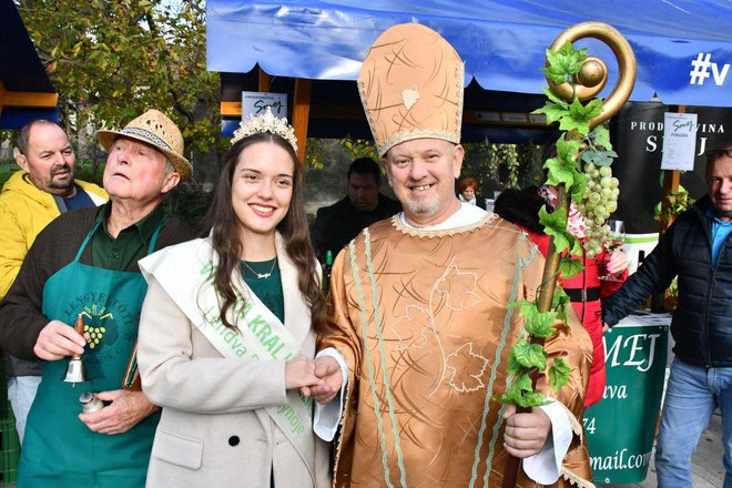 Lucijo Šetar so 11. 11. ob 11.11 okronali za prvo vinsko kraljico Lendave. Foto: Oste Bakal
