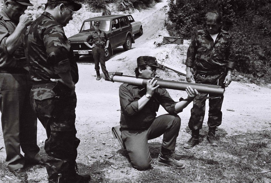 Fotografija: Stotnik 1. stopnje Mirko Ognjenovič na strelišču FOTO: OZVVS Sevnica
