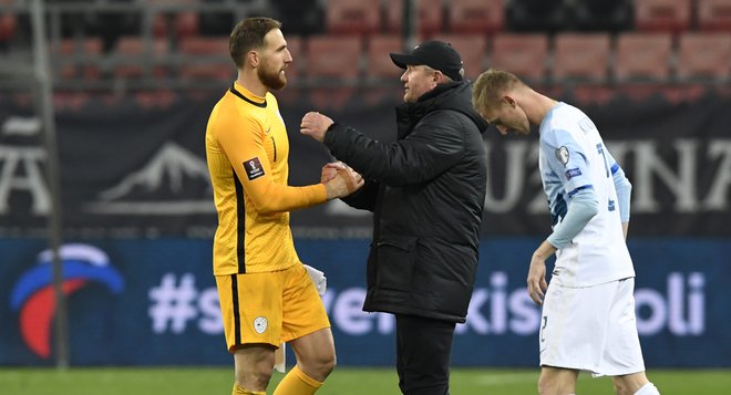 Jan Oblak, Matjaž Kek in Žan Karničnik FOTO: Radovan Stoklasa/Reuters
