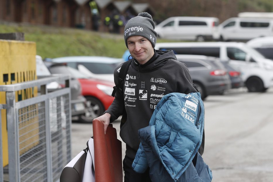 Fotografija: Žiga Jelar je včeraj v Ruki trikrat preletel 140 metrov. FOTO: Leon Vidic
