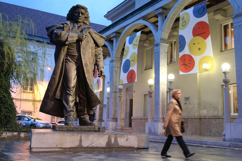 Fotografija: Pesnikov rojstni dan obeležujemo z dnevom odprtih vrat v akciji Ta veseli dan kulture. FOTO: Tomi Lombar/delo
