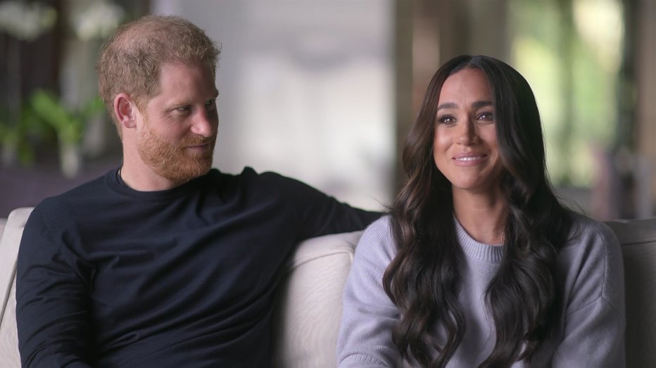 Fotografija: Meghan je imela celo čas posneti Harryja na kolenih, ko jo je zaprosil, zato mnogi menijo, da je nameravala vse dokumentirati za knjigo, ki bi jo spisala, če se romanca ne bi obnesla.
