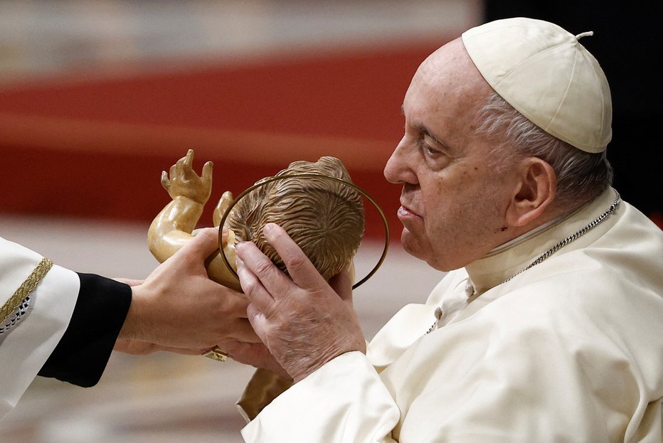 Fotografija: Papež Frančišek. FOTO: Guglielmo Mangiapane, Reuters
