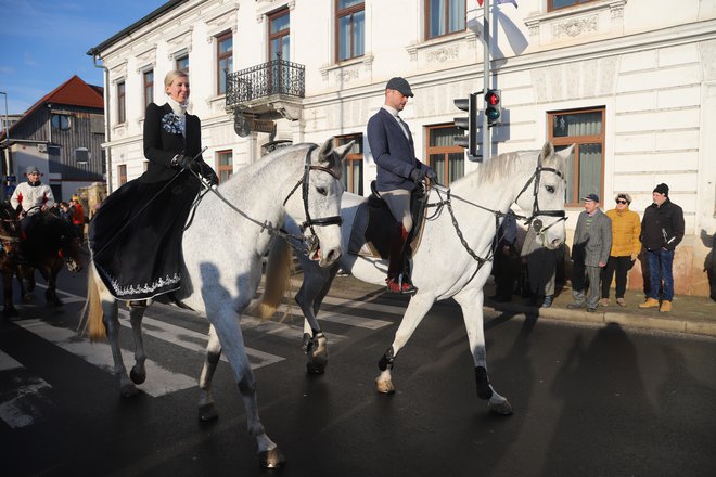 Sandi in Nina sta z lipicancema prišla iz Ljubljane.
