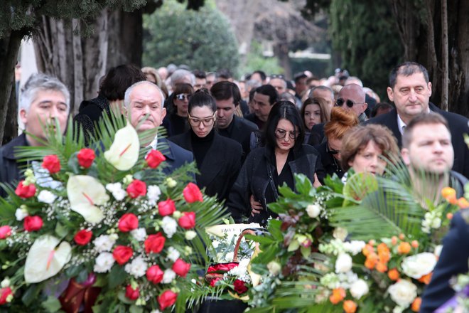 Poslednje slovo Savića na zadarskem mestnem pokopališču. FOTO: Sime Zelic/pixsell Pixsell
