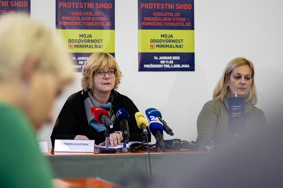 Fotografija: Protestni shod pomočnikov in pomočnic vzgojiteljic v vrtcih, ki bo 14. januarja v Ljubljani, je po besedah glavnega tajnika Sviza Branimirja Štruklja zadnje opozorilo pred ostrejšimi ukrepi. FOTO: Črt Piksi, Delo
