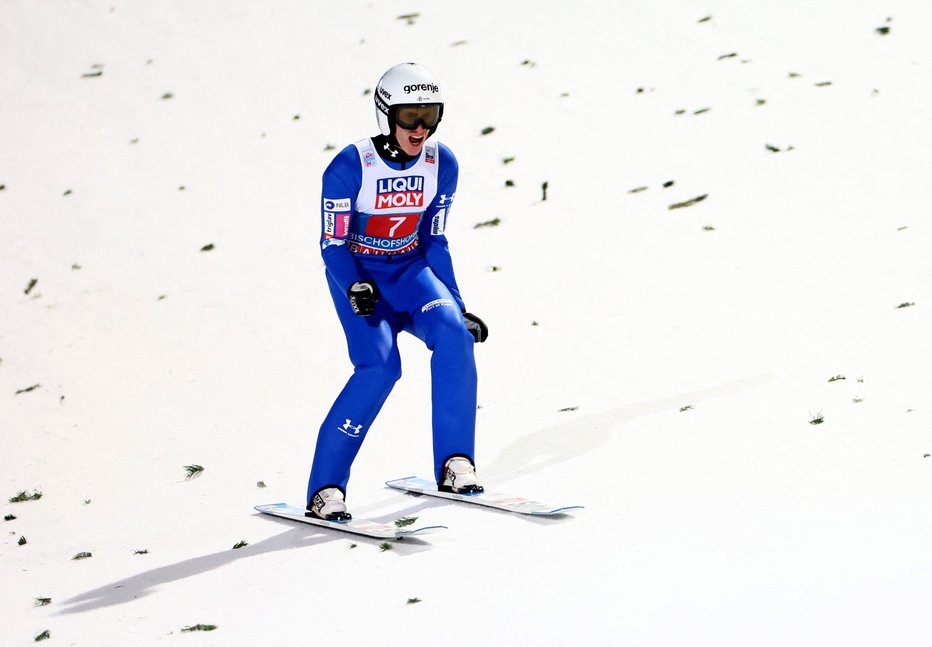 Fotografija: Peter Prevc ni skrival veselja po dolgih skokih v Bischofshofnu. FOTO: Lisi Niesner/Reuters
