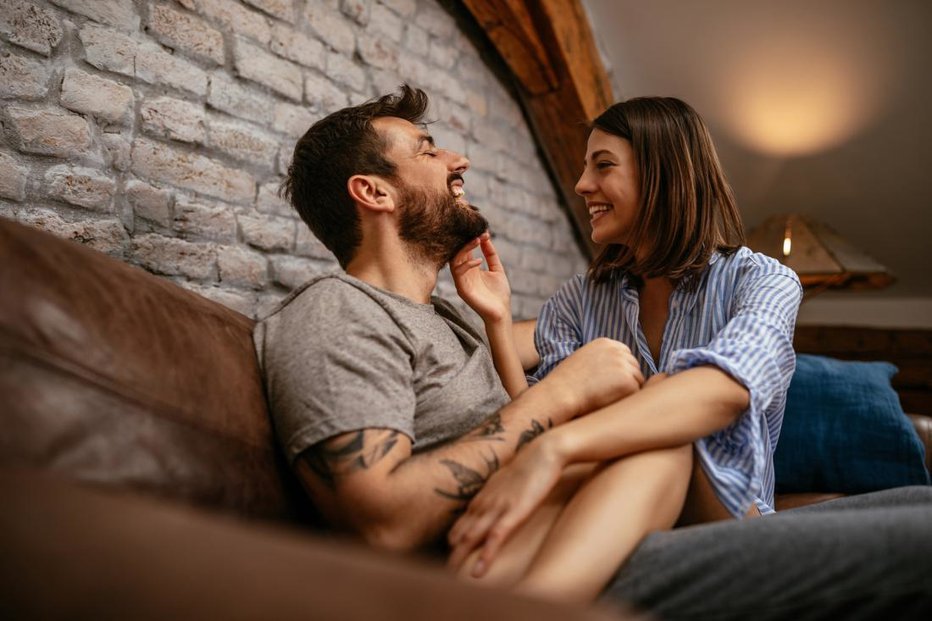 Fotografija: Partner je včasih lahko rešilna bilka in podpora, a treba je znati stati na lastnih nogah. FOTO: Getty Images
