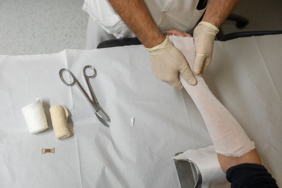 Fotografija: Z delom so začele ambulante za tiste neopredeljene paciente. FOTO: Voranc Vogel
