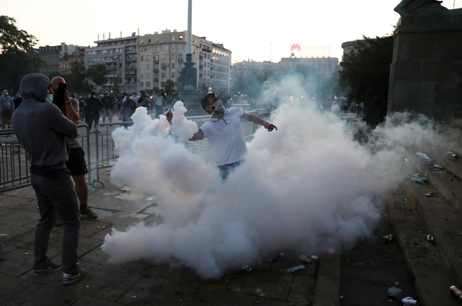 Fotografija: Protesti v Beogradu. FOTO: Marko Djurica/Reuters