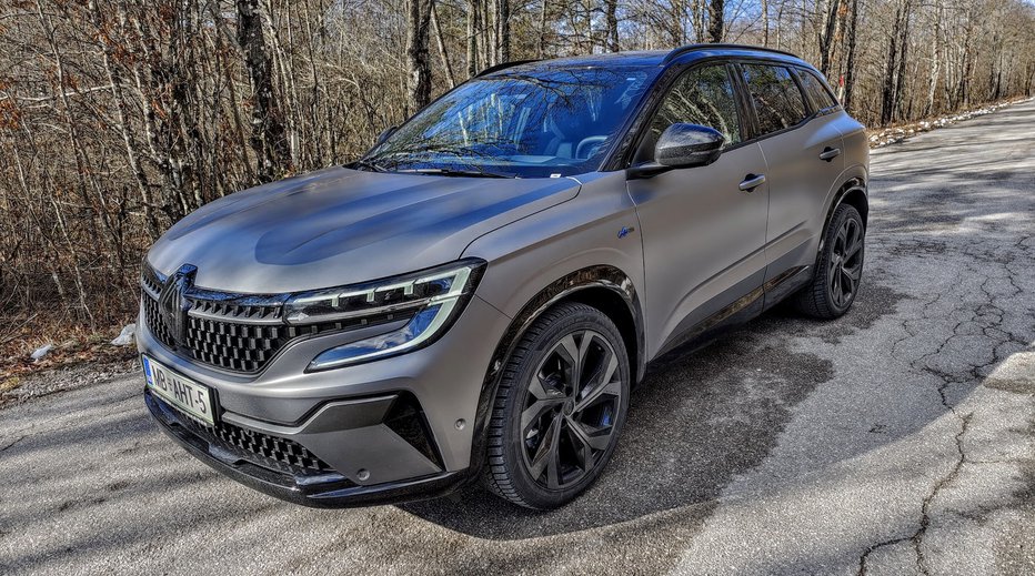 Fotografija: Renault austral zamenjuje dosedanji model kadjar, nima več dizelskega pogona, pač pa hibridnega. FOTOGRAFIJI: Jan Jolič Lieven
