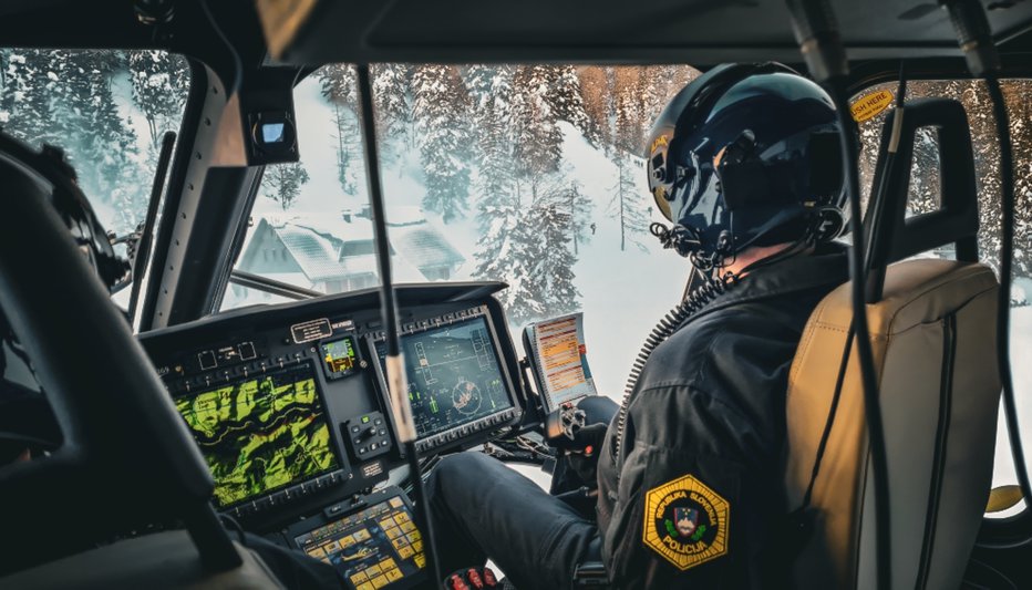 Fotografija: Na pomoč je odhitel tudi policijski helikopter. FOTO: Policija
