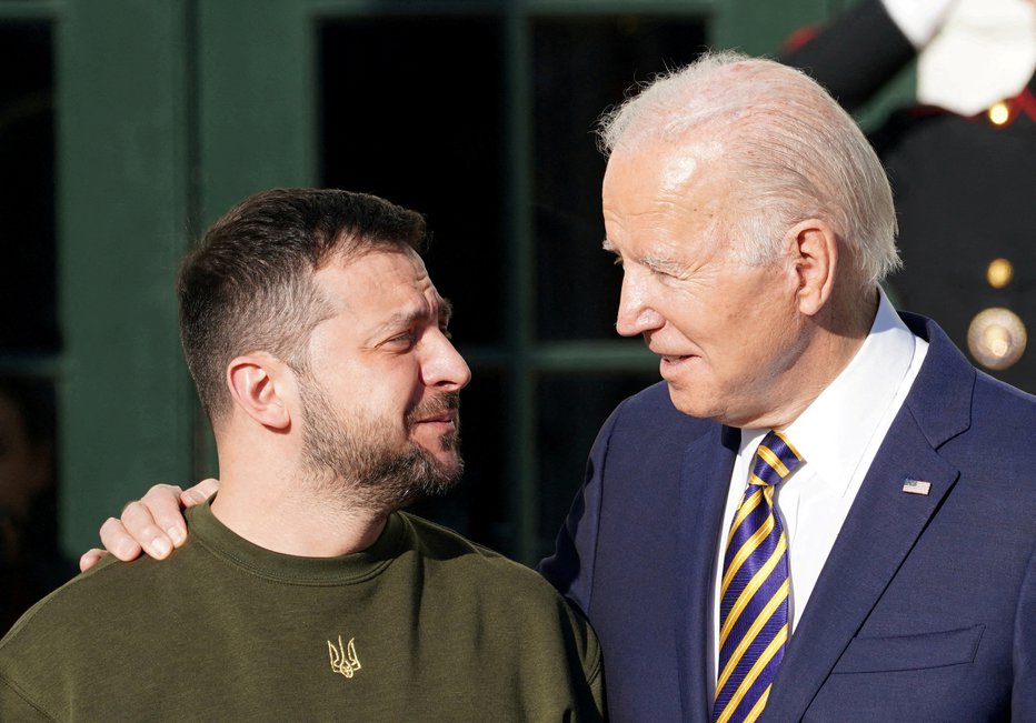 Fotografija: Joe Biden in Volodomir Zelenski. FOTO: Kevin Lamarque, Reuters
