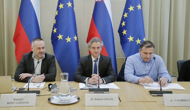 Strateški svet za zdravstvo konec januarja v Ljubljani. Danijel Bešič Loredan, Robert Golob in Erik Brecelj.  FOTO: Jože Suhadolnik
