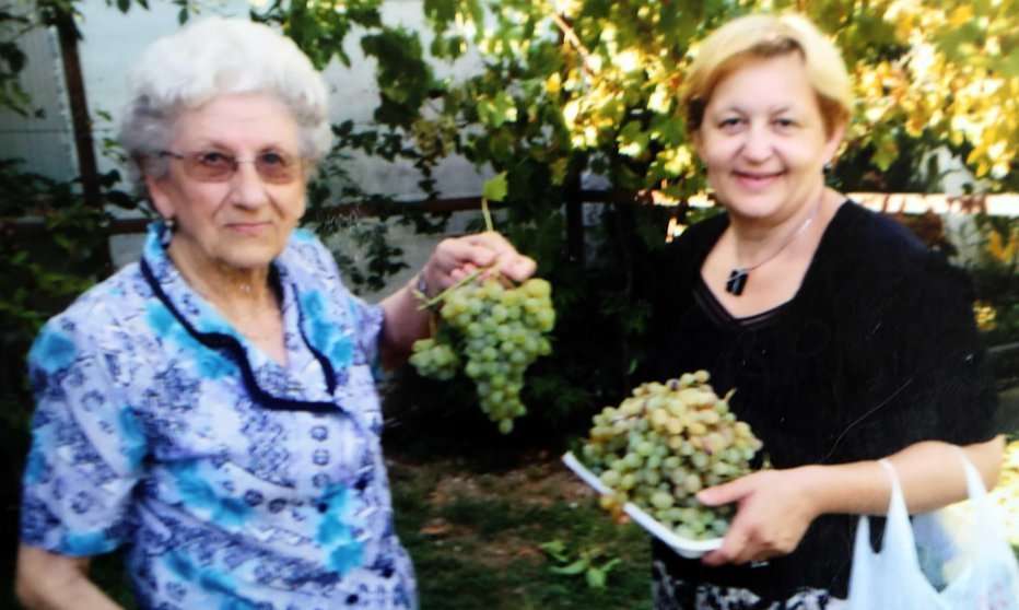 Fotografija: Jožefa Curk (levo) je pravnici Ireni Aš Gradecki (desno) popolnoma zaupala. Foto: osebni arhiv Jožefe Curk
