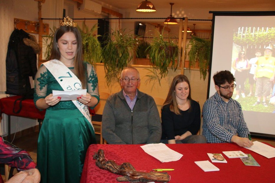 Fotografija: Pomembno vlogo pri promociji vin ima tudi cerkvenjaška kraljica Patricija Peklar. FOTOGRAFIJE: Ludvik Kramberger
